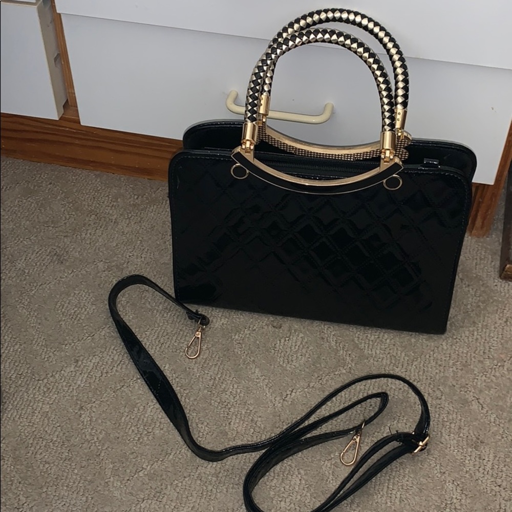 Sling bag or shoulder bag